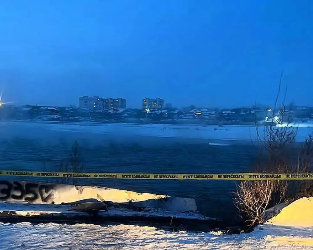 В Семее в поисках пассажиров упавшего авто помогают военнослужащие и спецтехника