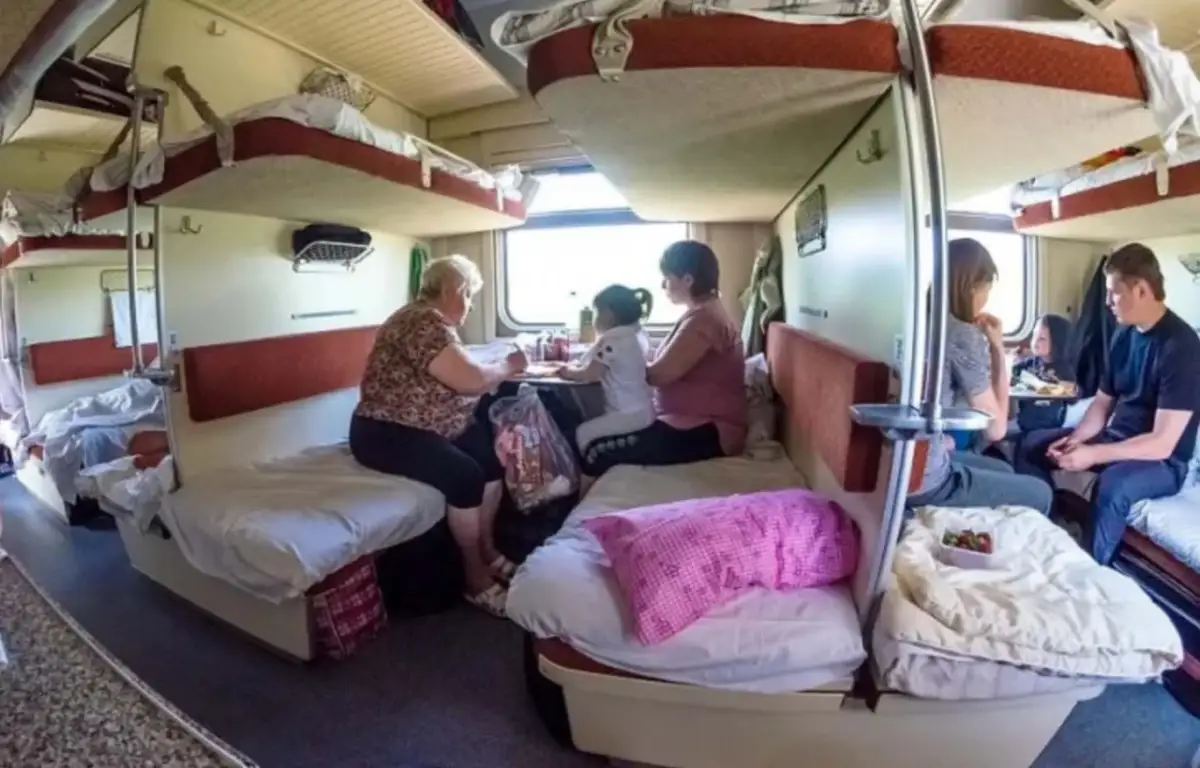 Из Алматы запускают два дополнительных пассажирских поезда