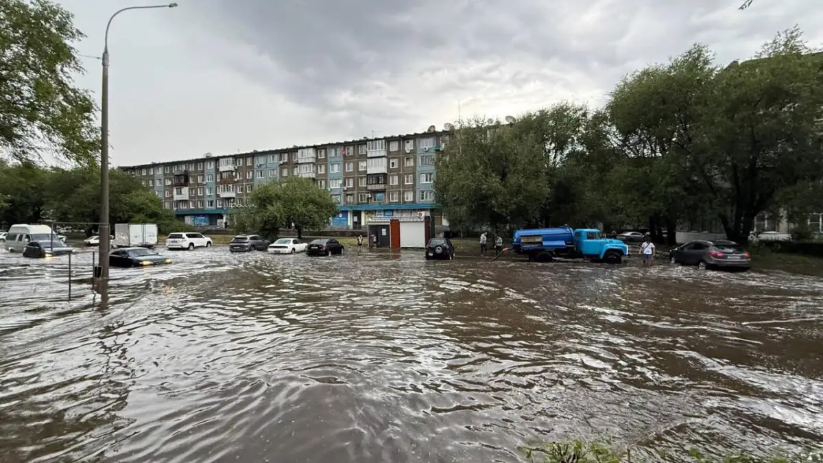 В ВКО устраняют последствия ливня и града