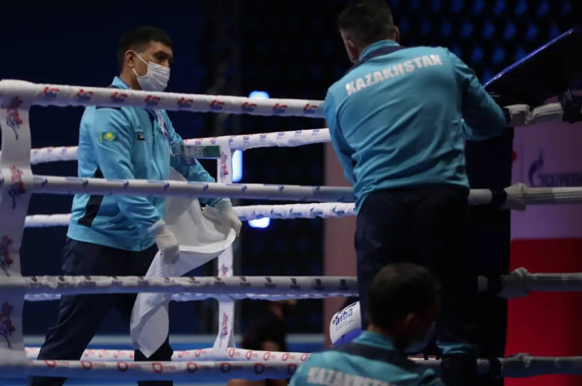 «Все сплочены»: как боксёры сборной Казахстана готовятся к поединкам на ЧМ в Белграде