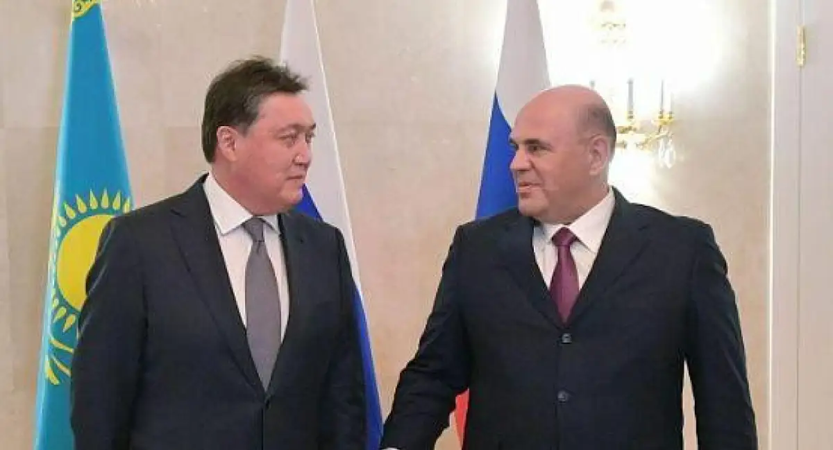 Мамин и Мишустин обсудили ситуацию на пропускных пунктах и борьбу с COVID19