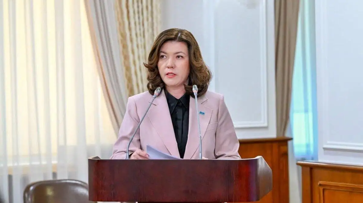 Министр Сулейменова допустила смягчение правил проведения выпускных вечеров в школах