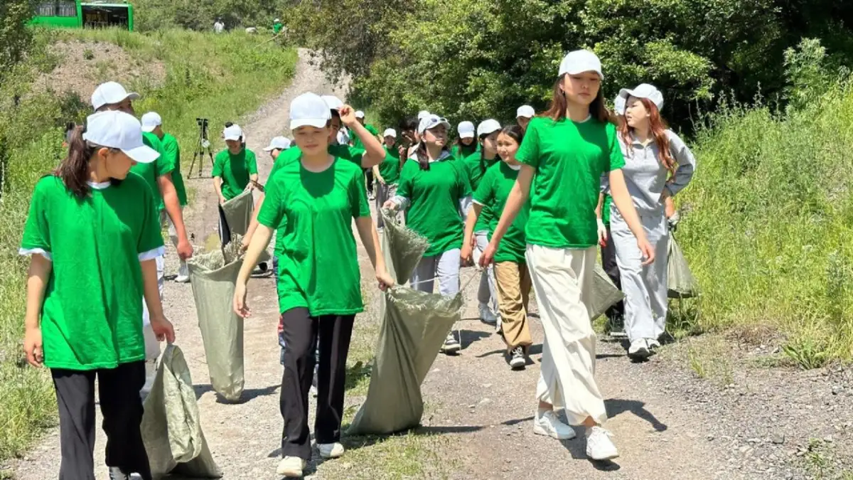 Эковолонтеры и чиновники отчитались перед Президентом Казахстана 