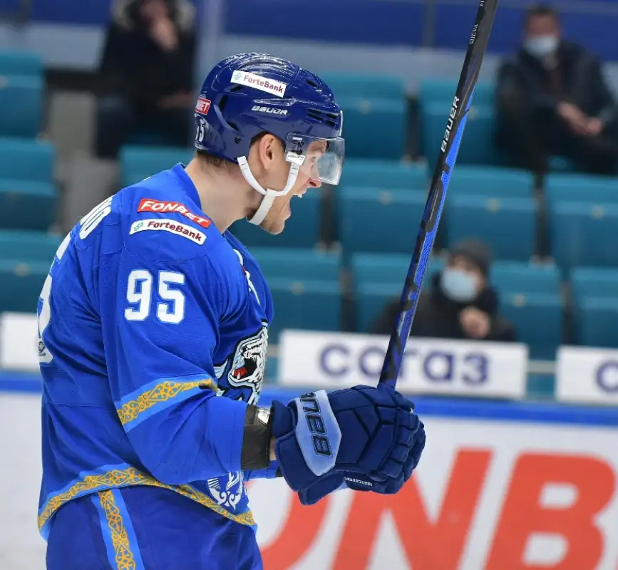 «Чуть-чуть в голове успокоился»: Шевченко о первой шайбе и секретах тренировки в «Барысе»