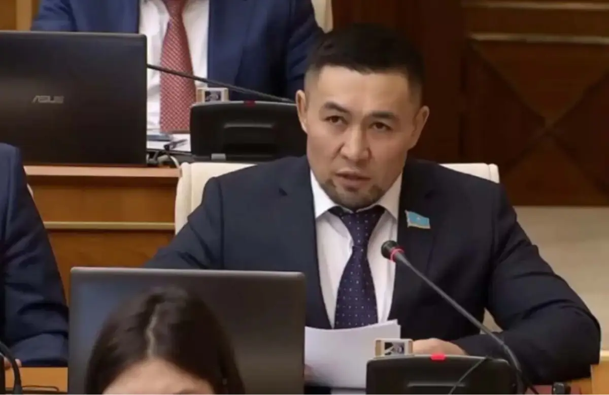 «Елдi шулаттым деп ойламаймын»: мажилисмен Назаров прокомментировал свое нашумевшее поздравление 