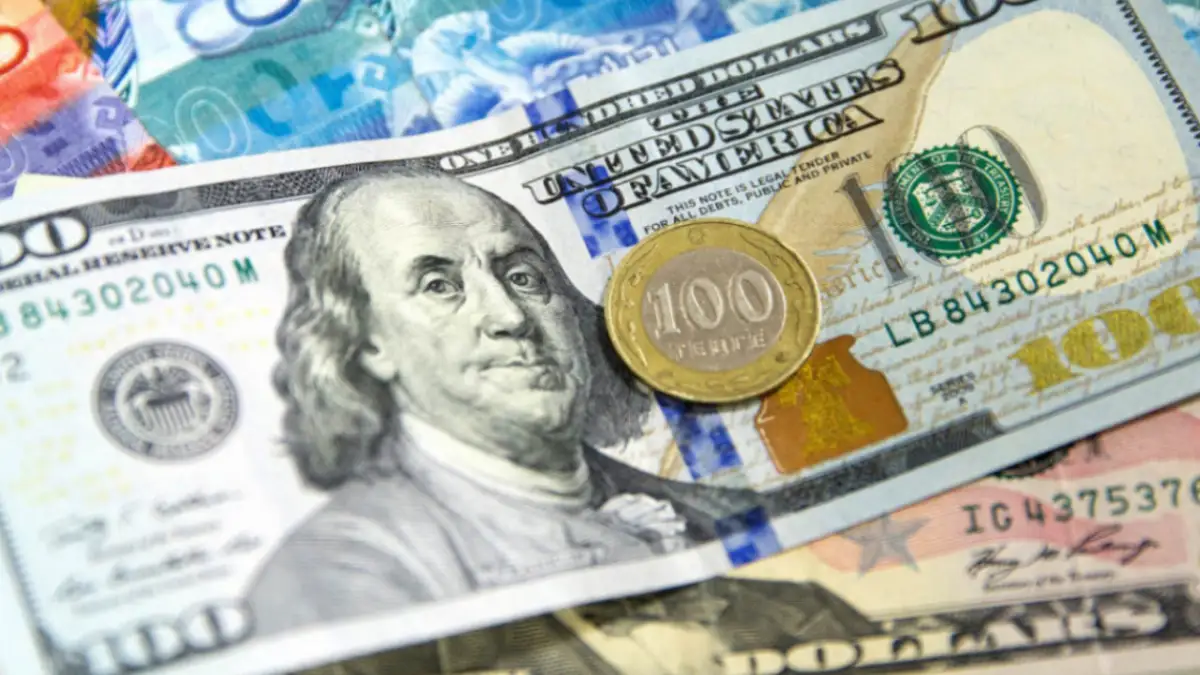 Доллар снова вырос на торгах 