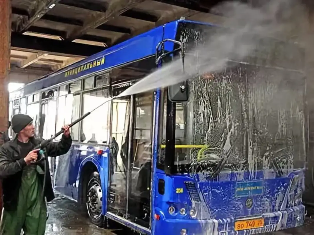 Биртанов: "Минздрав рекомендовал дезинфицировать общественный транспорта после каждого рейса"