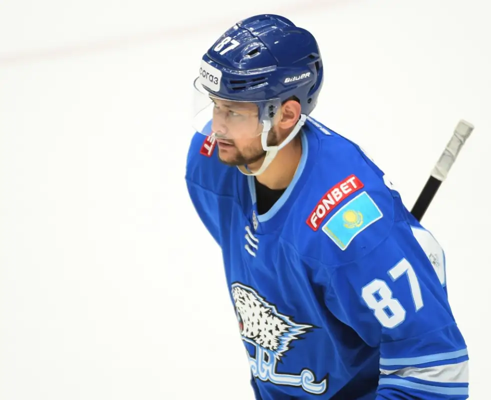 Барыс оставил защитника на один сезон