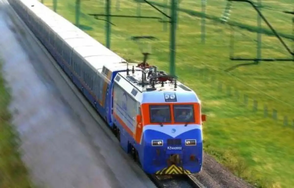 Замакима: "Поезда не будут останавливаться в Нур-Султане"