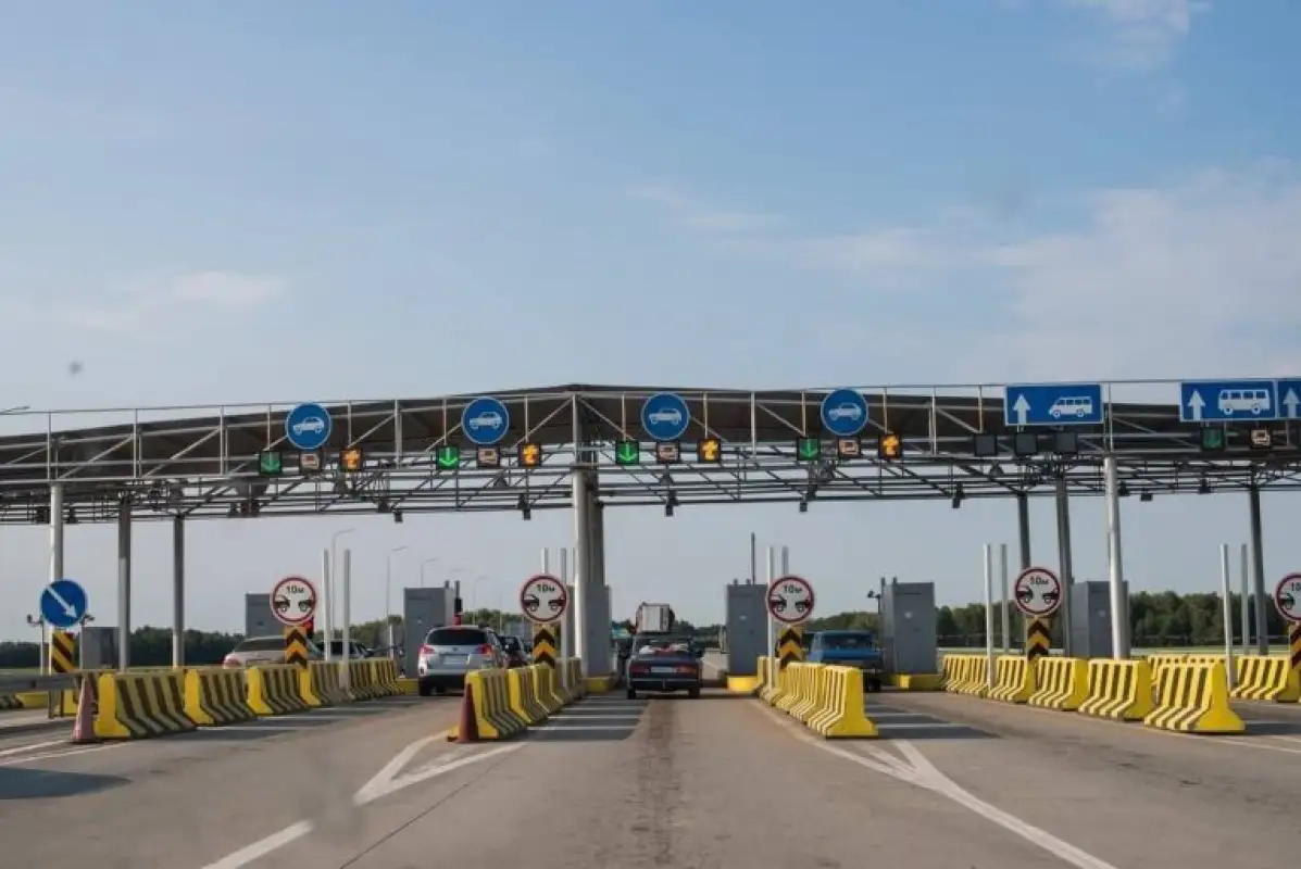 В Казахстане 18 дорог могут стать платными весной – список