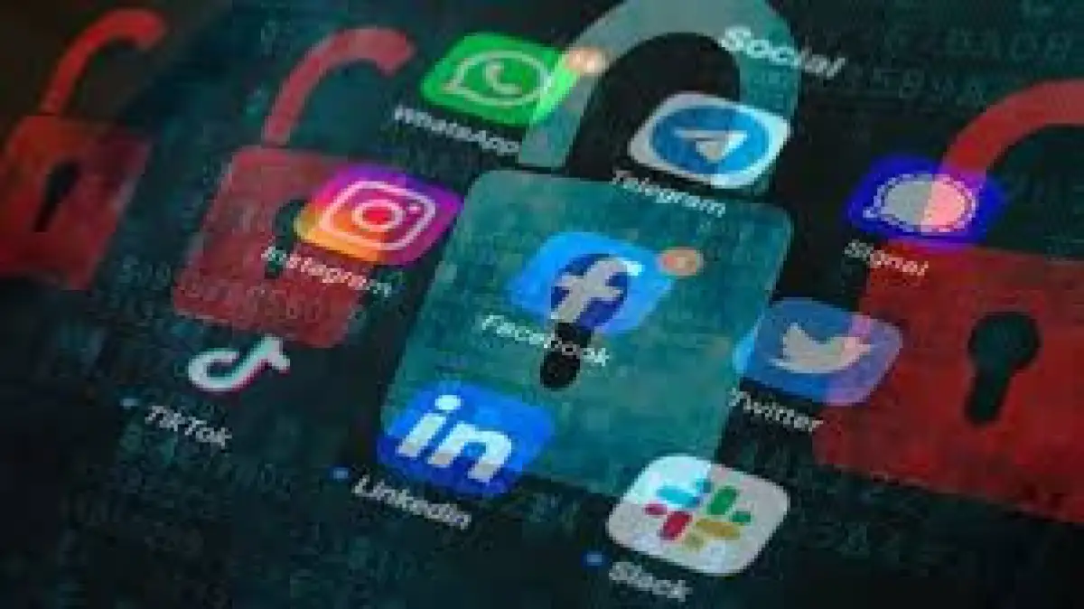 Сенат вернул в Мажилис законопроект о кибербуллинге и блокировке соцсетей 