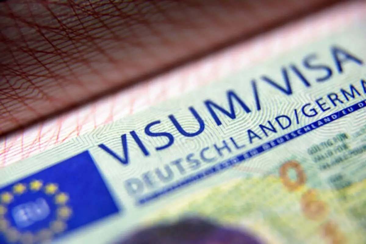 Посольство ФРГ в Казахстане сменило сервис-компанию для обработки заявок на шенген