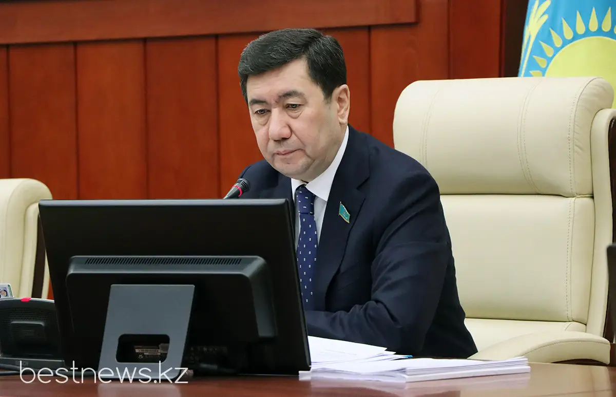 Спикер Мажилиса Кошанов открыл аккаунт в Facebook