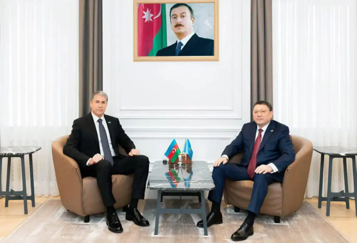 Главы МВД Казахстана и Азербайджана на встрече в Баку обсудили совместную борьбу с преступностью