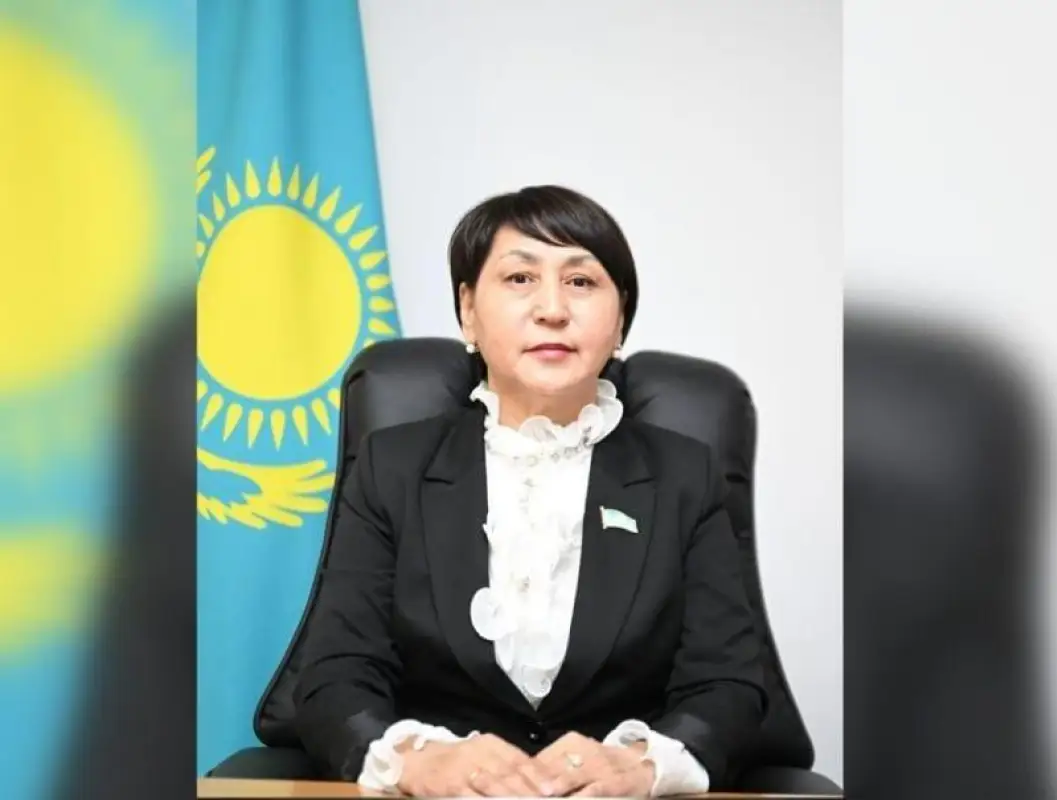 Депутат Гульнар Тойлыбаева принесла присягу в Курылтае