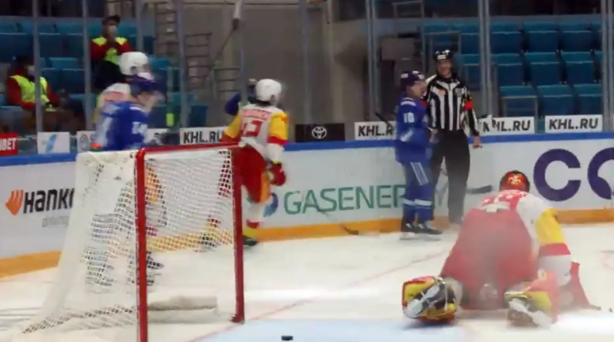 Видео: единственный гол "Барыса" в матче с "Йокеритом"