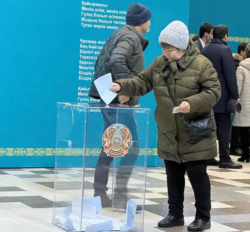 Выборы Президента: 67,8 процента казахстанцев получили избирательные бюллетени