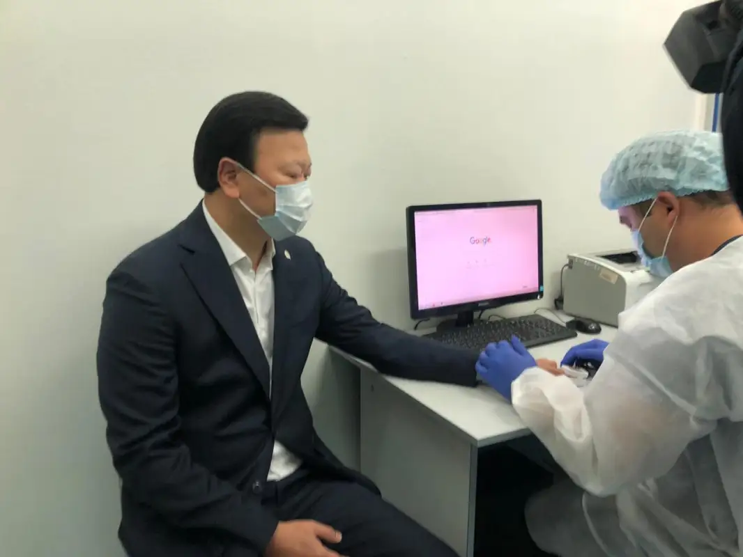 Минздрав гарантирует безопасность: какой вакциной прививают астанчан от гриппа