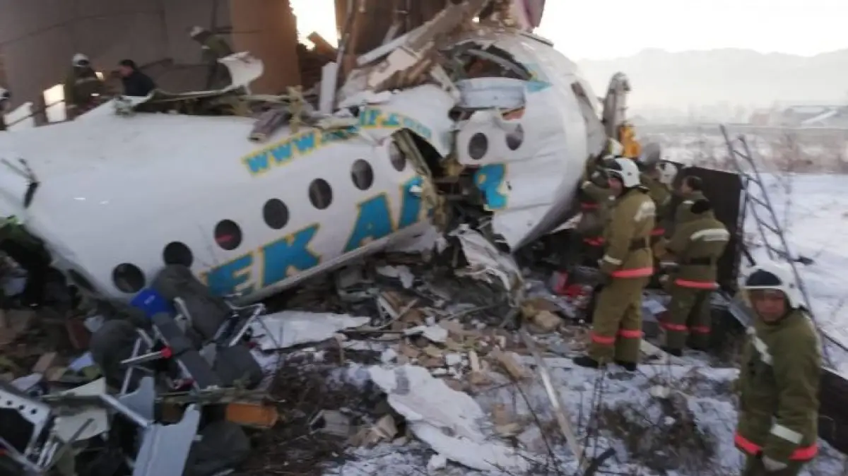 МИИР РК о крушении Fokker100 в Алматы: крылья самолета не обработали противообледенительной жидкостью