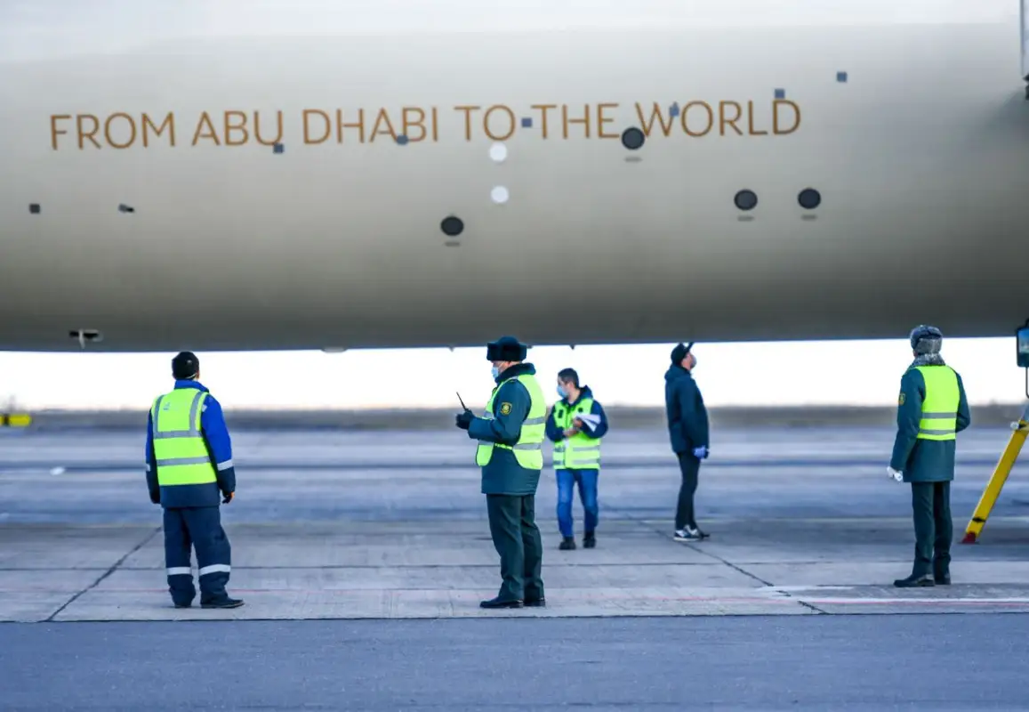 From Abu Dhabi to the world: какой дефицитный груз передали Казахстану