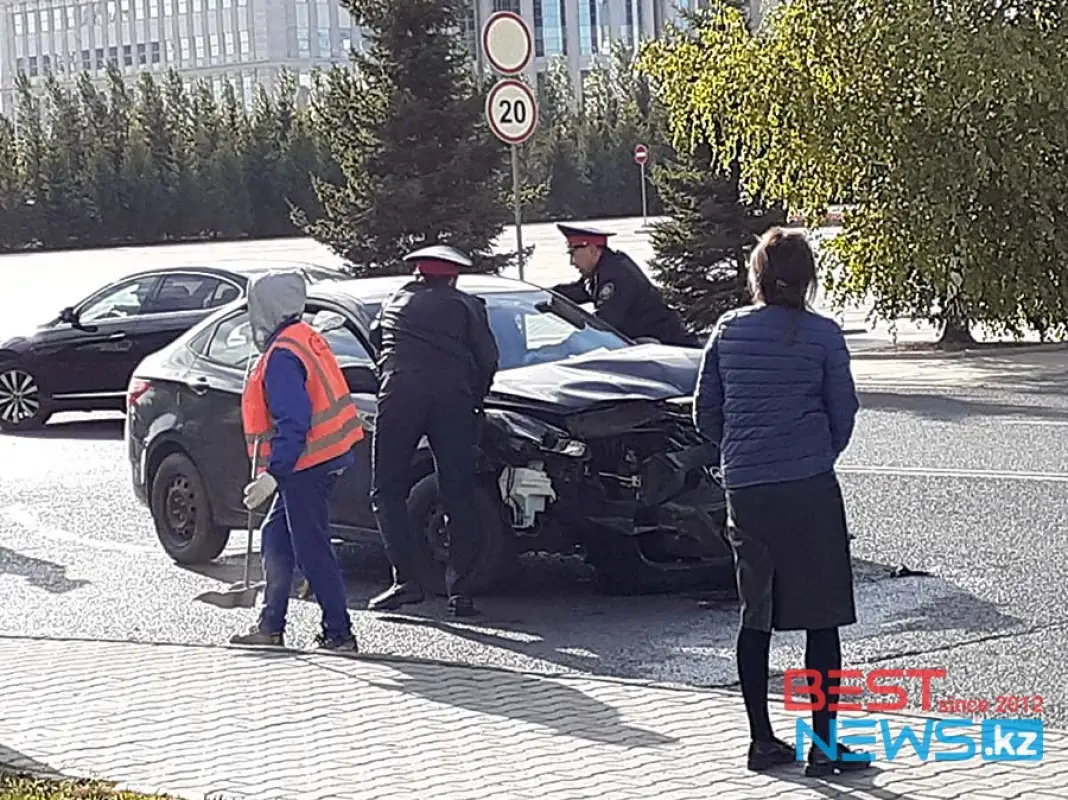 ДТП с видом на Акорду: две иномарки не разъехались в центре столицы
