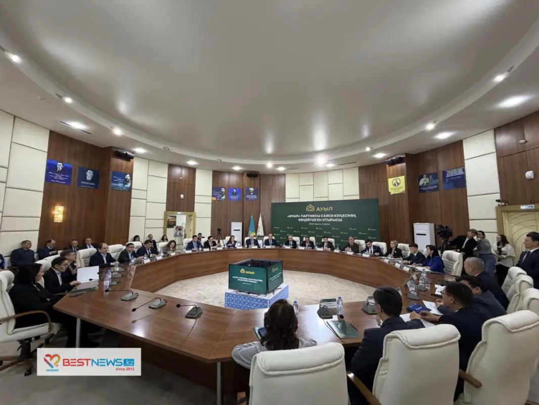 На политсовете партии "Ауыл" обсудили поправки к проекту новой Конституции Казахстана