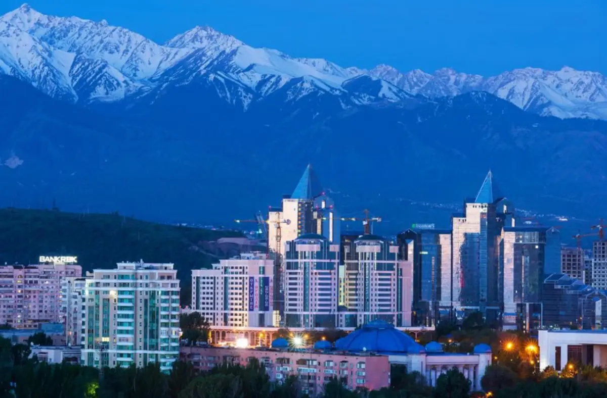 Алматы вернулся в «жёлтую» зону по коронавирусу