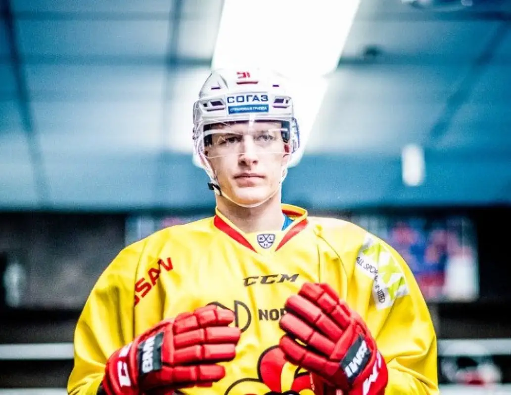 Барыс подписал новичка и продлил контракты с двумя хоккеистами