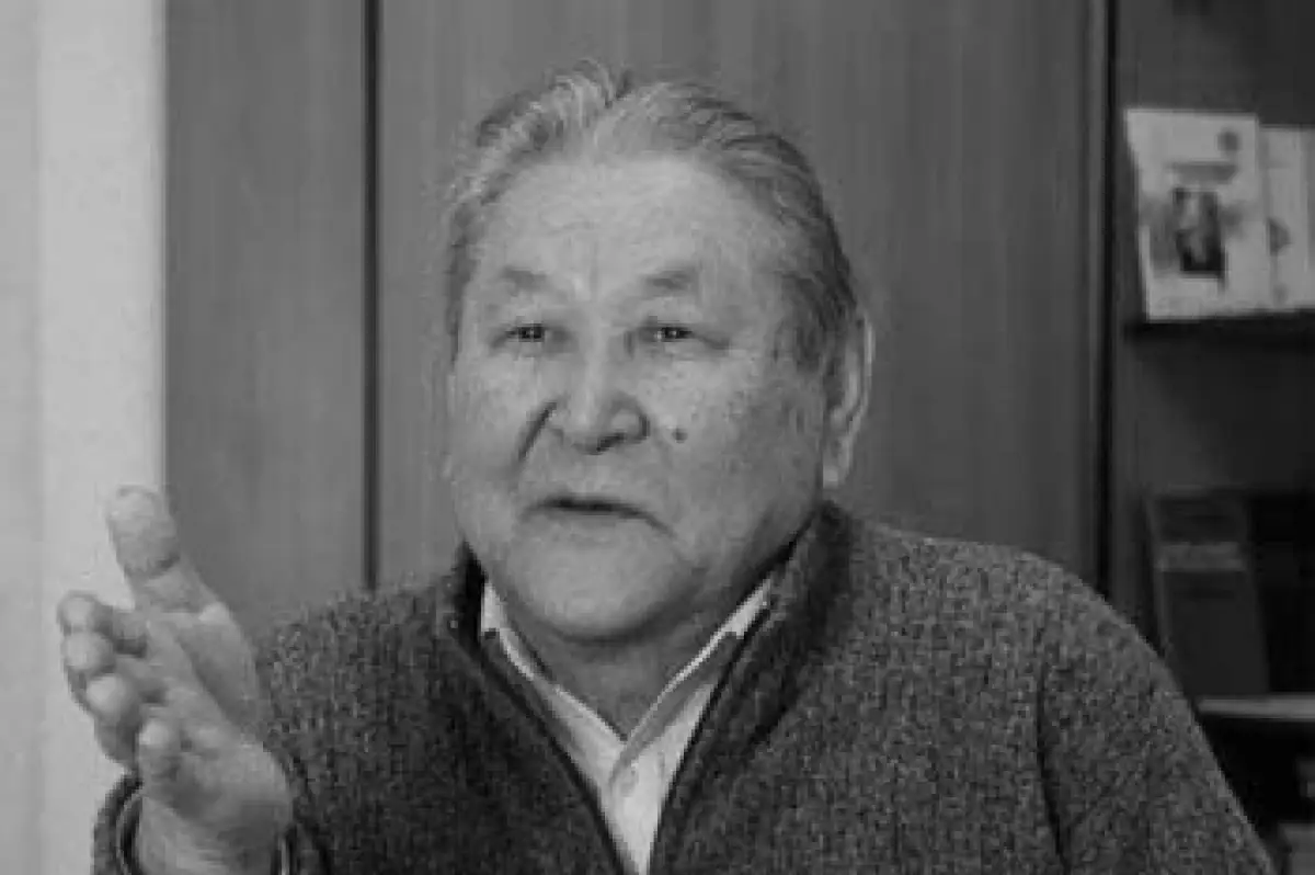 Скончался Серикболсын Абдильдин