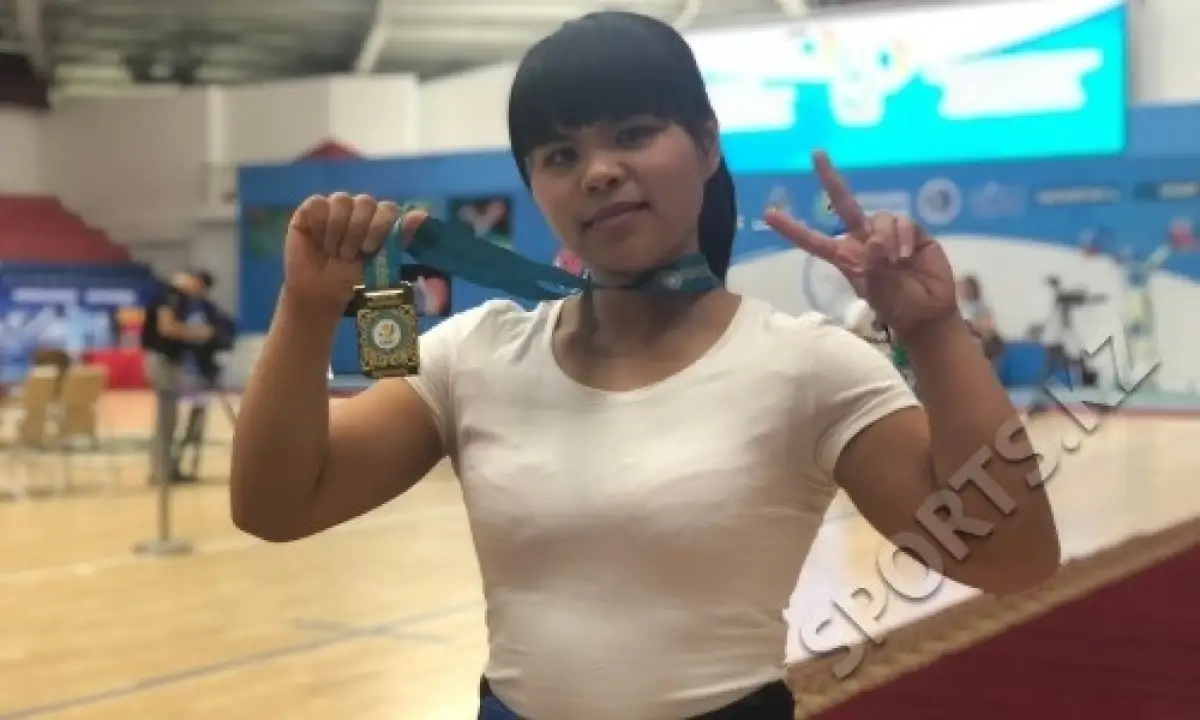 Чиншанло взяла "золото": итоги 2-го дня чемпионата Казахстана по тяжелой атлетике