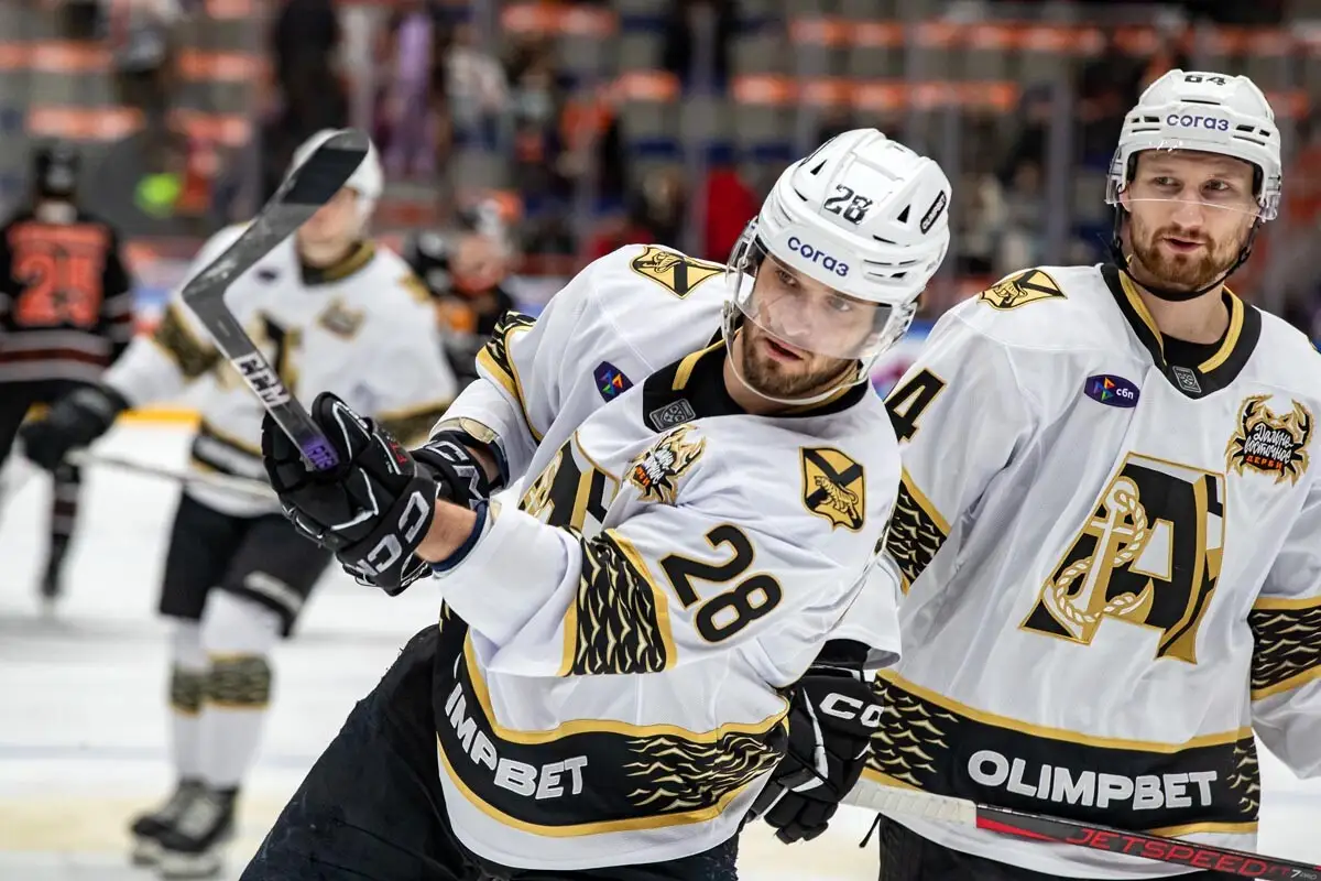 Игроки "Адмирала" прилетели в Астану и провели тренировку