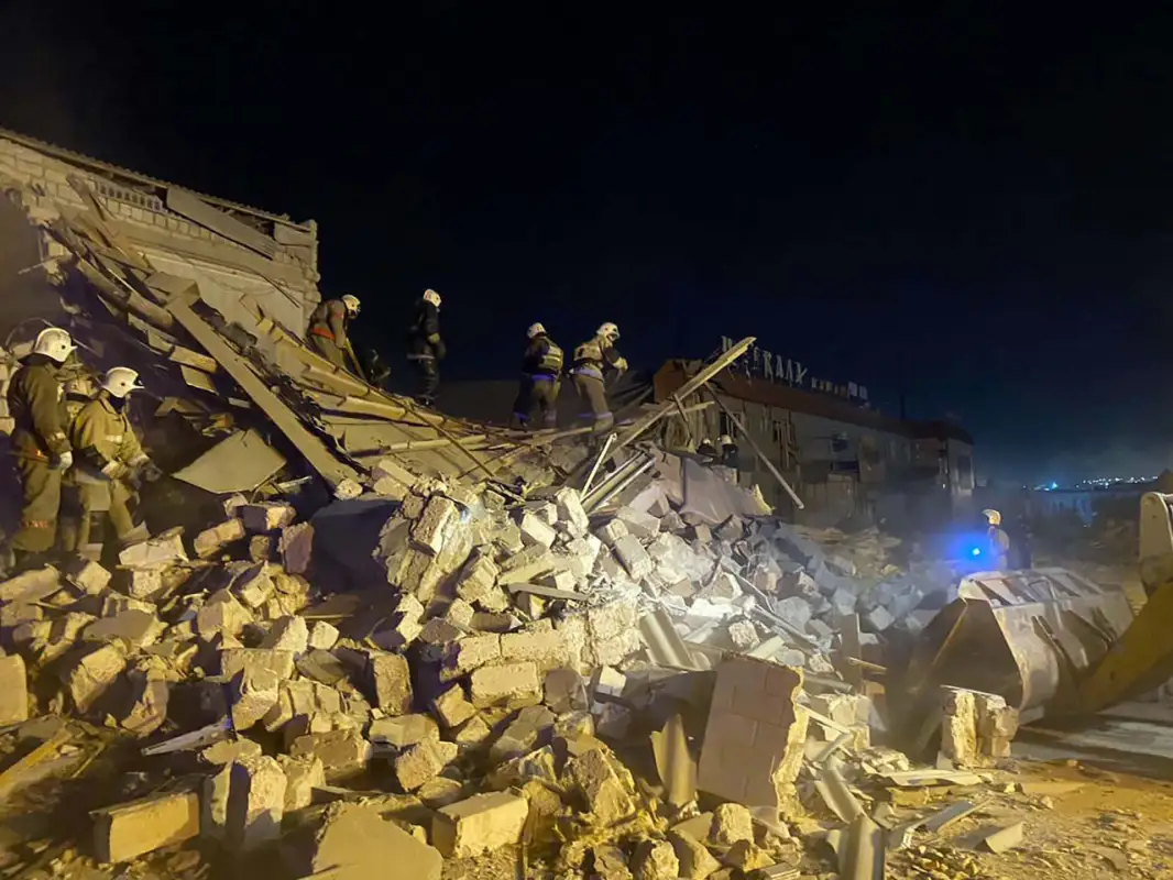 Газбаллоны могли стать причиной взрыва в Актау - ДЧС