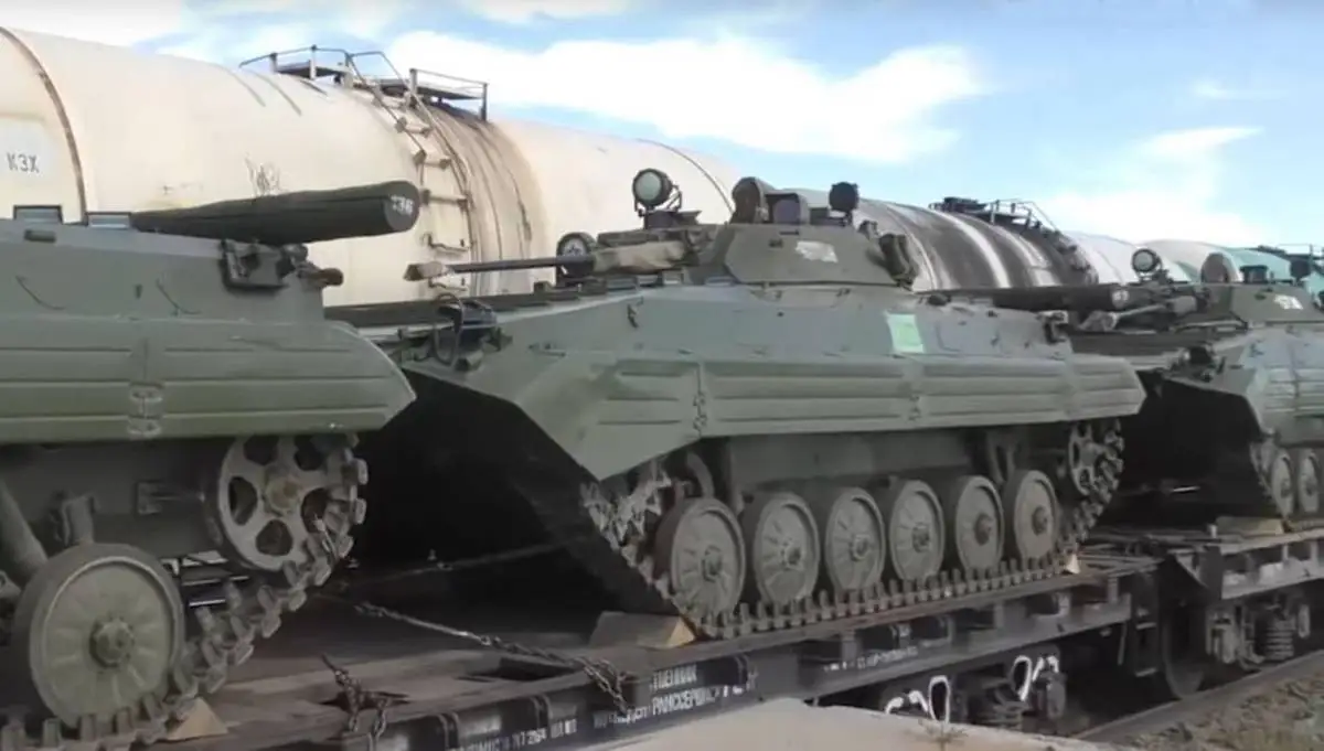 В Минобороны объяснили транспортировку военной техники в Мангистау