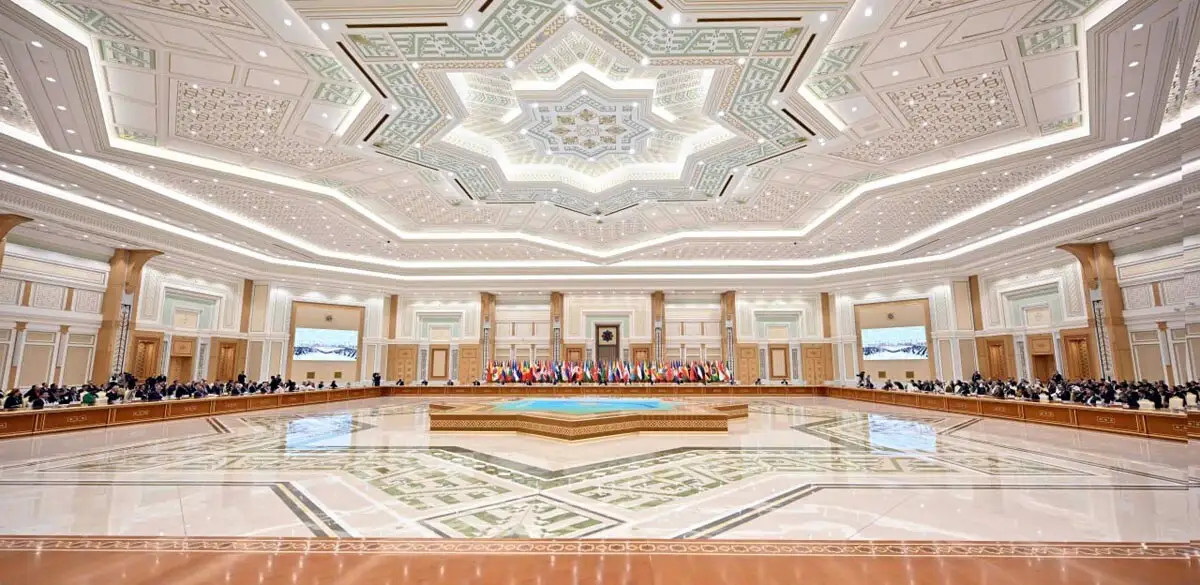 Президент Казахстана участвует в международном Форуме в Ашхабаде