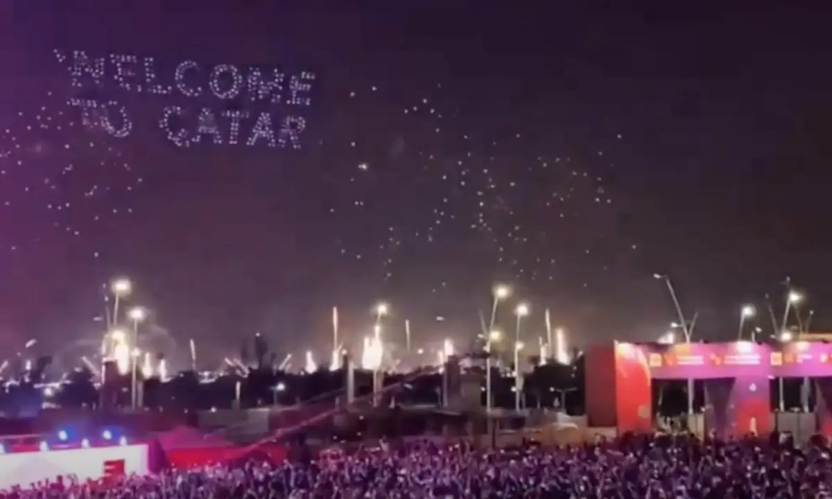 Власти Катара дали грандиозный салют для болельщиков, прибывших на ЧМ-2022