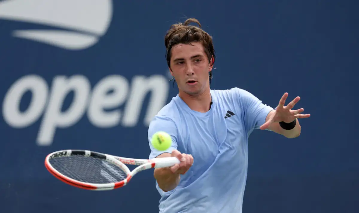 Российский теннисист Шевченко объявил о переходе под флаг Казахстана