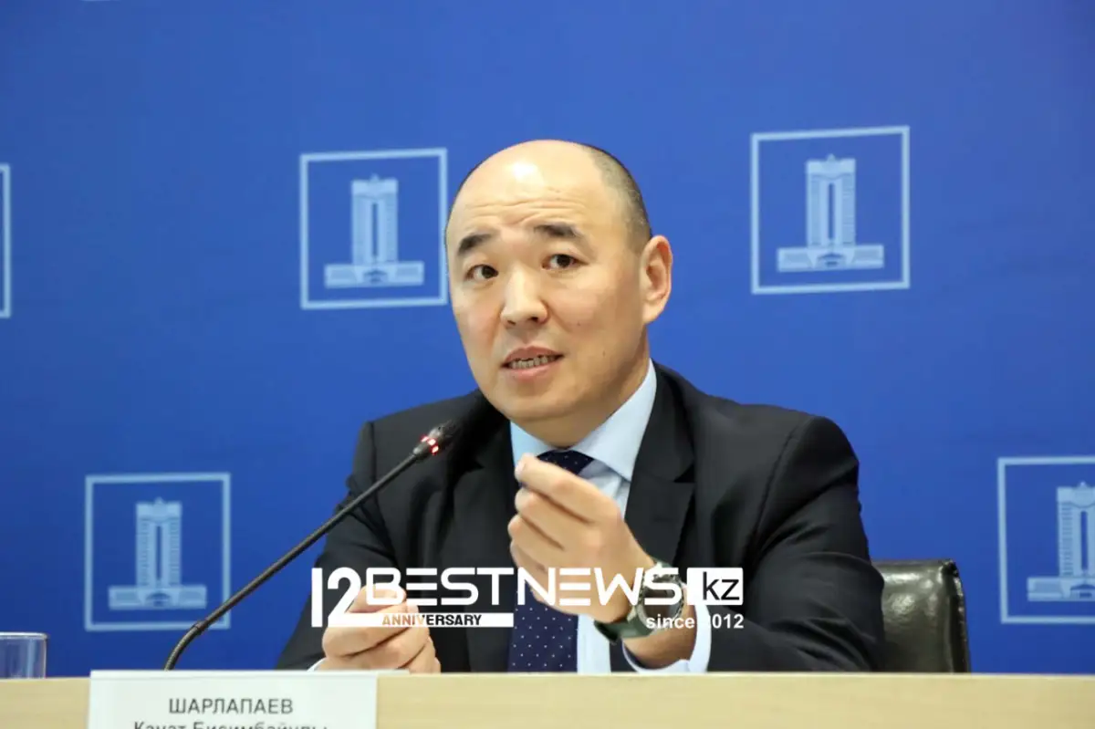 Главу Минпрома РК Каната  Шарлапаева спросили о дискомфорте после перехода на единое время