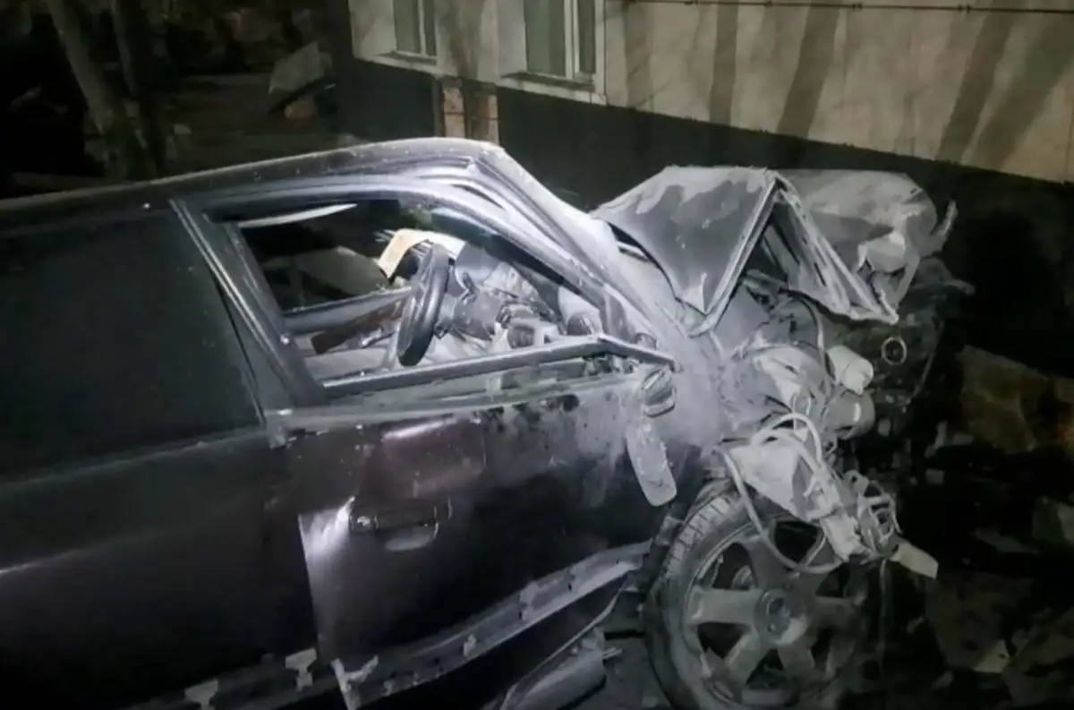 В Караганде водитель Audi выехал на тротуар: один человек погиб, двое госпитализированы