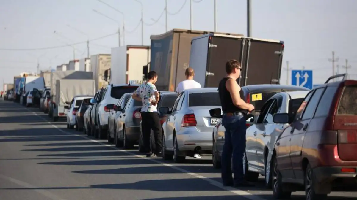 Как казахстанцы начали зарабатывать на уклонистах от мобилизации в России 