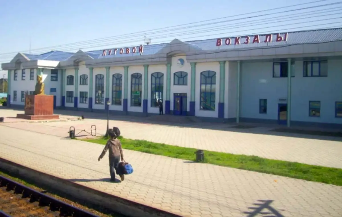 После взрывов в Таразе приостановлено движение грузовых и ж/д поездов