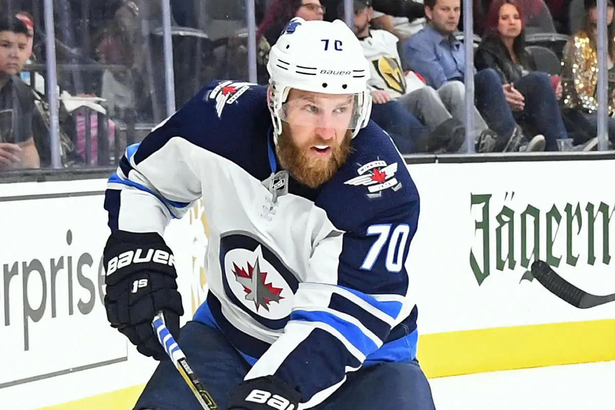 Второй Диц: Барыс подписал канадского защитника 