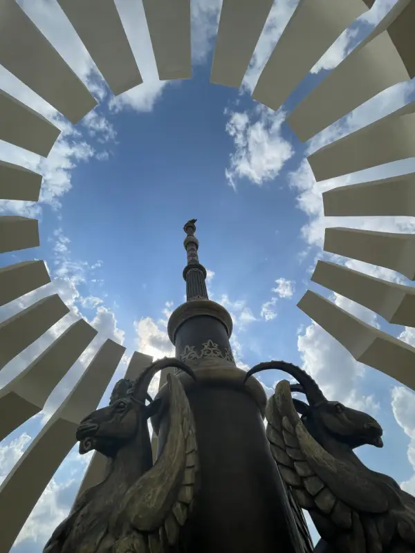 Нурсултан Назарбаев прибыл в Туркестан и открыл мемориал Казахскому ханству