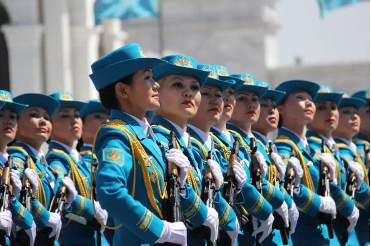 Сколько военнослужащих примет участие в военном параде в Астане