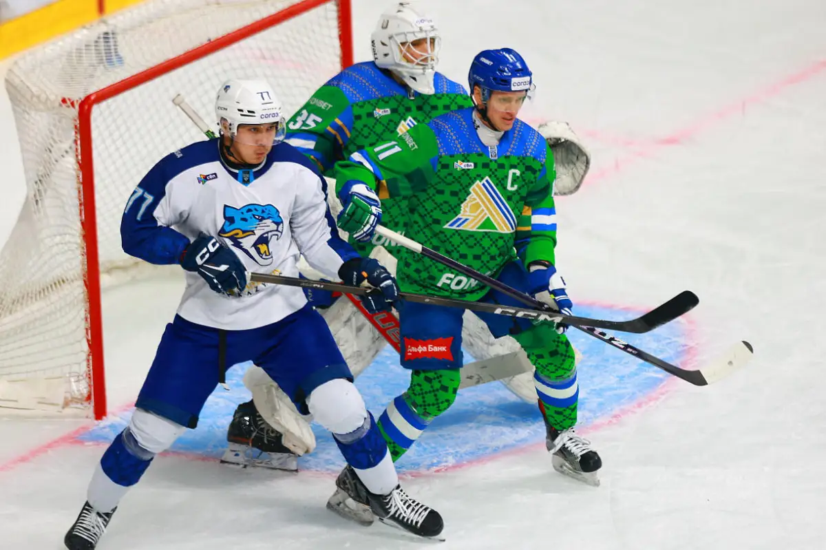 «Барыс» держал в напряжении до конца матча в Уфе