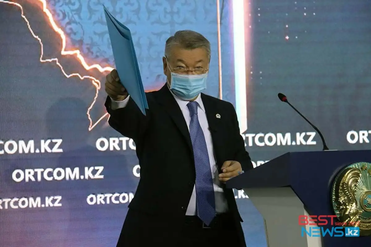 Как Даниал Ахметов поспорил с журналисткой на брифинге