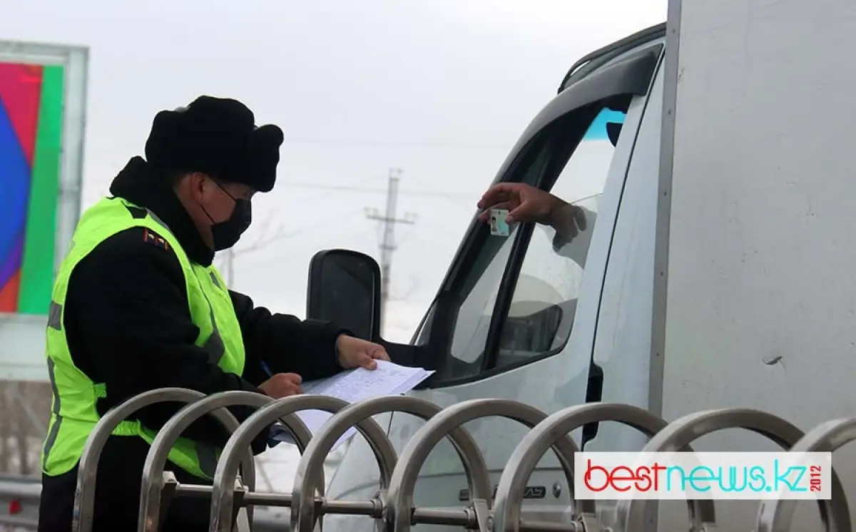 В Казахстане заразились коронавирусом 589 сотрудников полиции