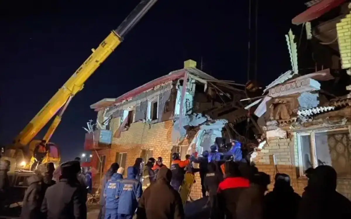 Двое погибло, 5 травмированы после взрыва в жилом доме в Ботакаре