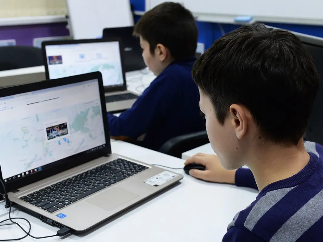 Сколько компьютеров получат многодетные семьи в Нур-Султане и кому не полагается техника