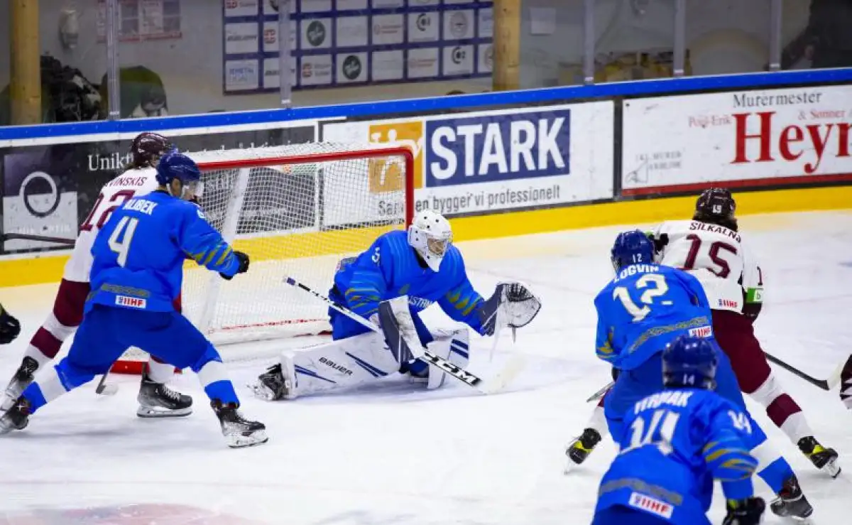 Хоккеисты "молодёжки" Казахстана не смогли вернуться в ТОП-дивизион МЧМ