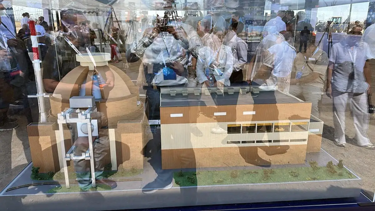 Журналистам показали макет первой АЭС на территории в Казахстане